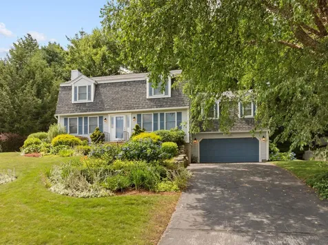 54 Windward Lane Manchester NH 03104