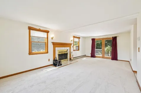 54 Windward Lane Manchester NH 03104