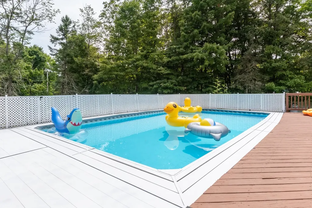 23 Twist Hill Road Dunbarton NH 03046