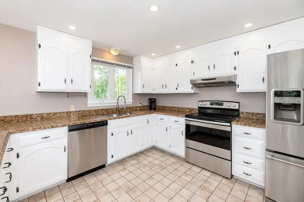23 Twist Hill Road Dunbarton NH 03046