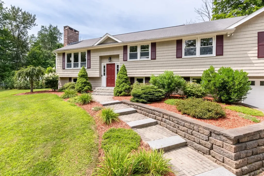 23 Twist Hill Road Dunbarton NH 03046
