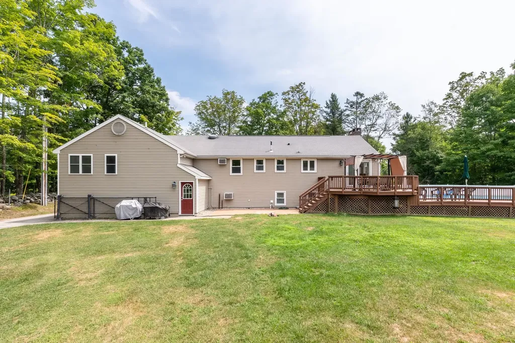 23 Twist Hill Road Dunbarton NH 03046
