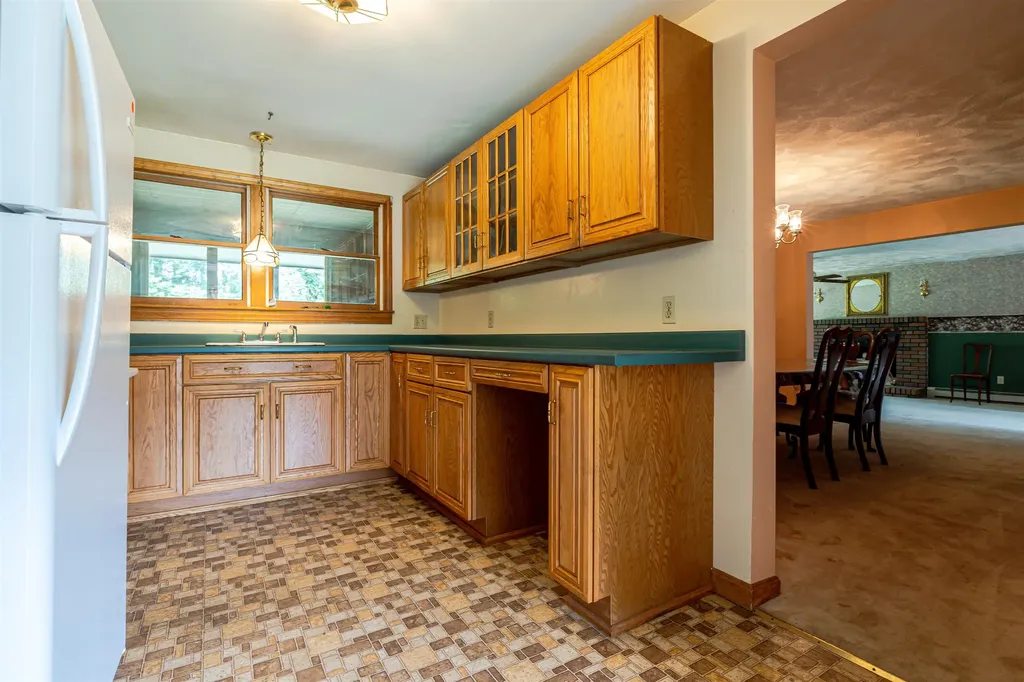 3 Albany Avenue Londonderry NH 03053