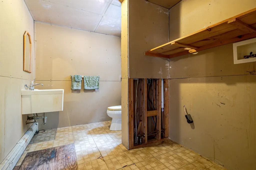 3 Albany Avenue Londonderry NH 03053