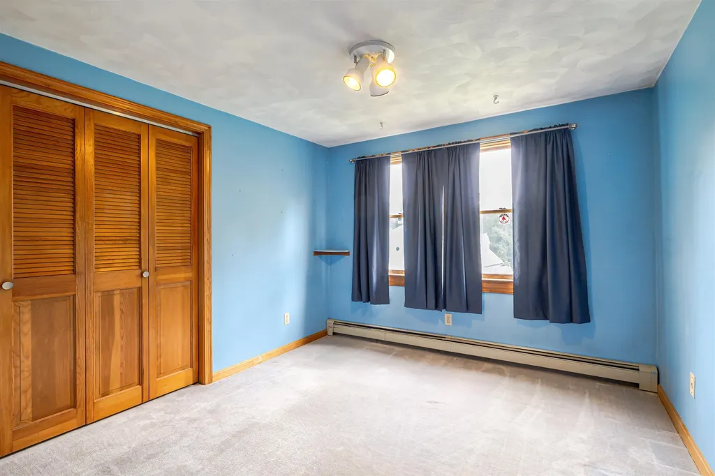 3 Albany Avenue Londonderry NH 03053