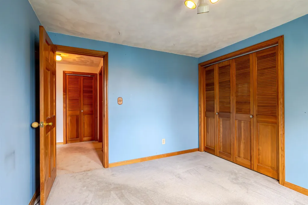 3 Albany Avenue Londonderry NH 03053