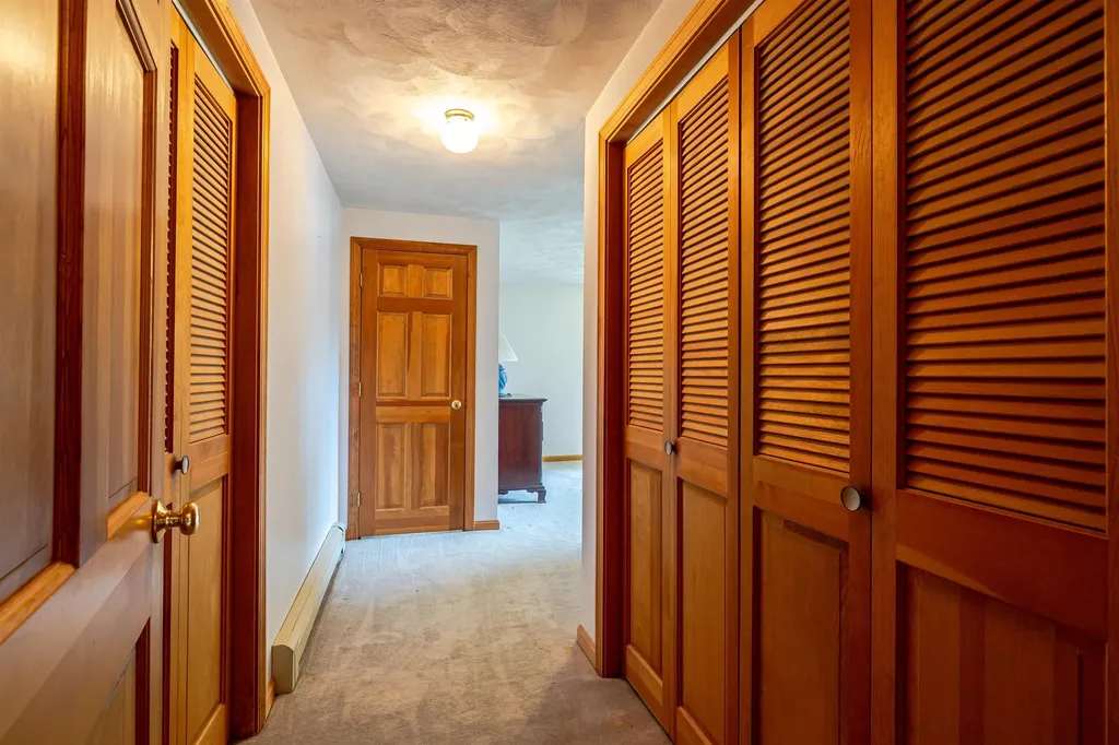3 Albany Avenue Londonderry NH 03053