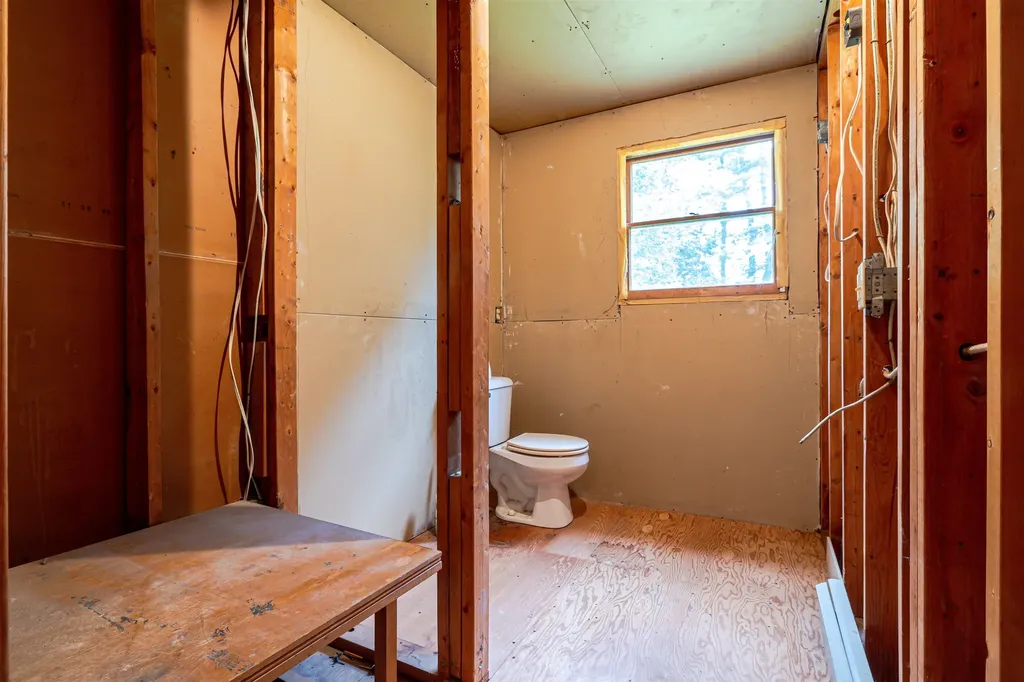 3 Albany Avenue Londonderry NH 03053