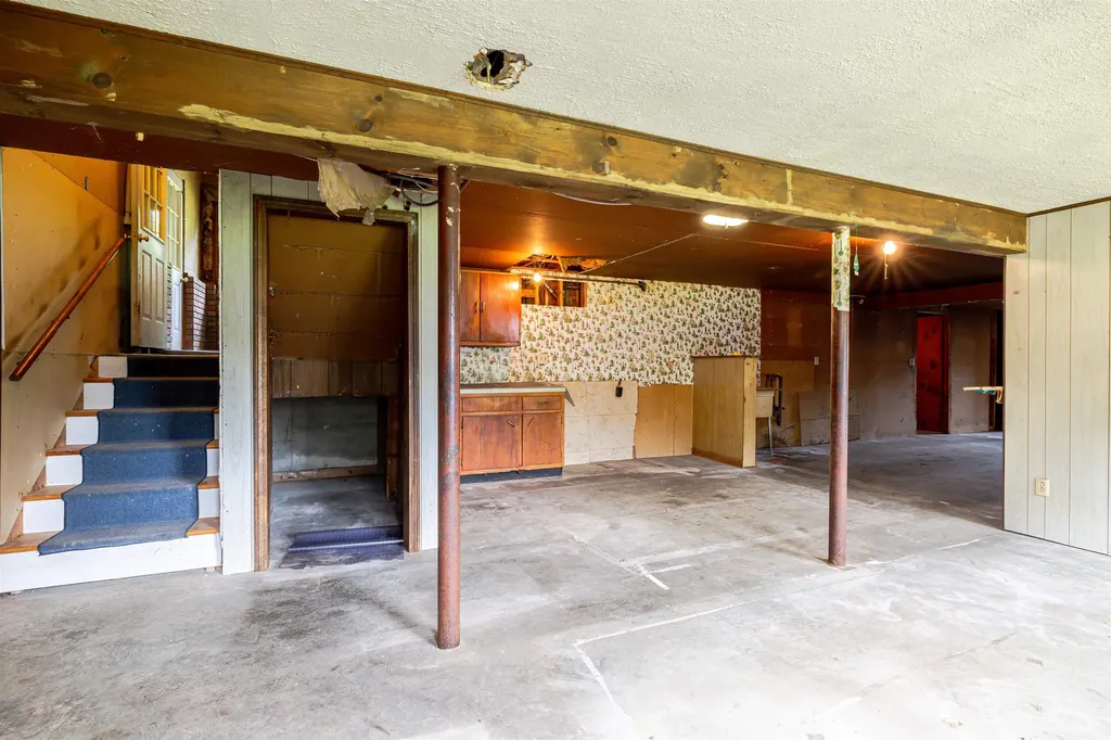 3 Albany Avenue Londonderry NH 03053