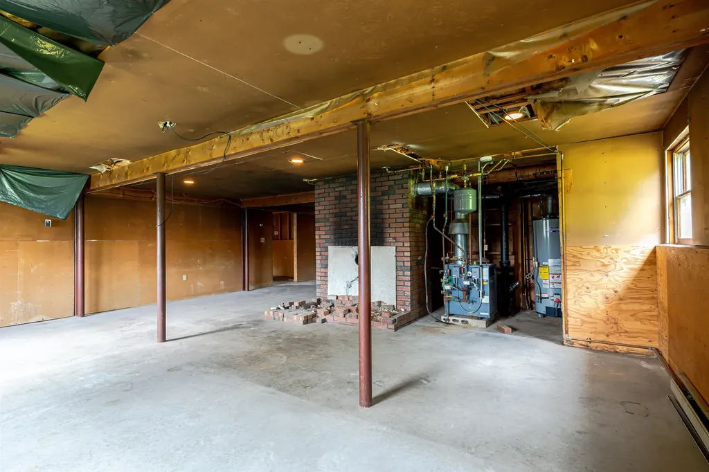 3 Albany Avenue Londonderry NH 03053