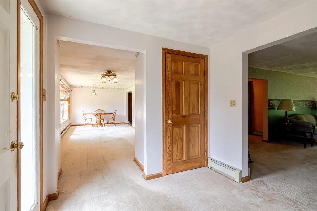 3 Albany Avenue Londonderry NH 03053