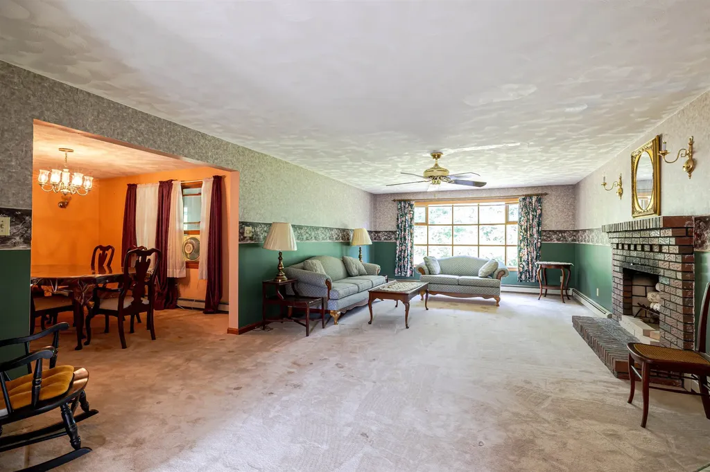 3 Albany Avenue Londonderry NH 03053