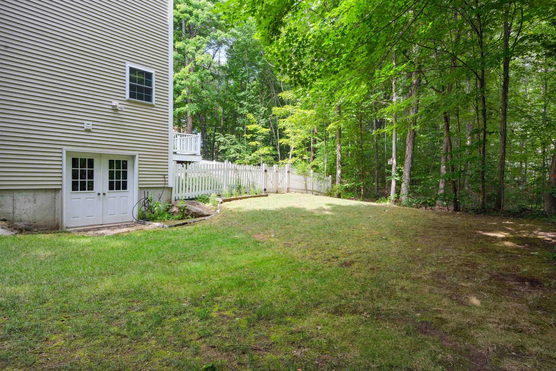 10 Ledgewood Lane Epping NH 03042