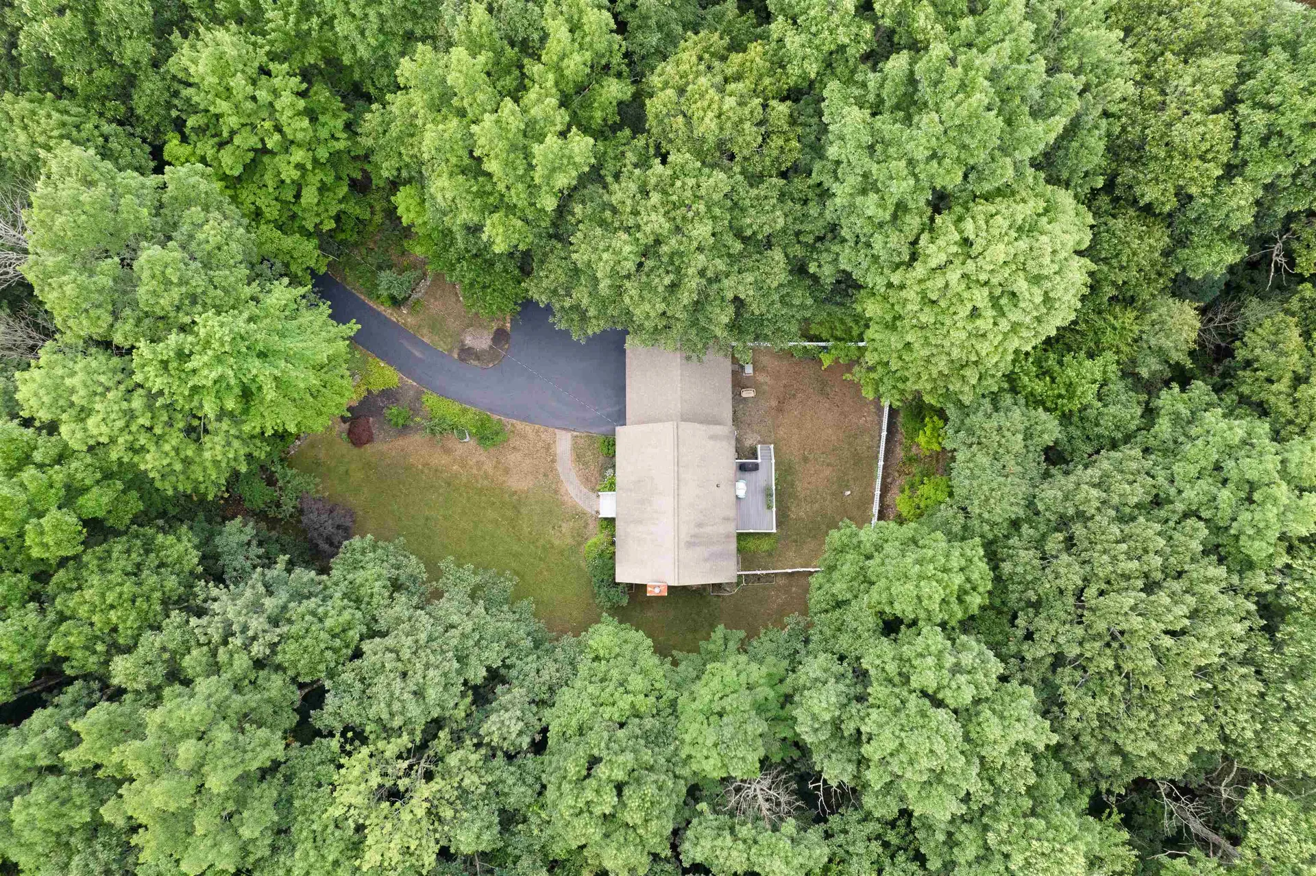 10 Ledgewood Lane Epping NH 03042