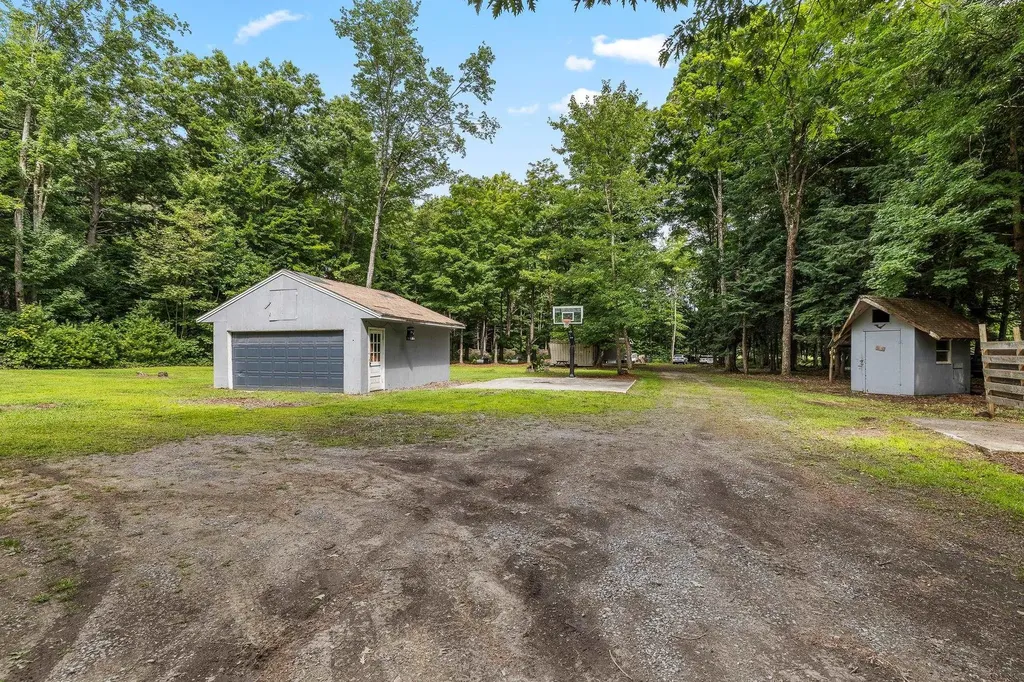 136 Cross Street Thetford VT 05045