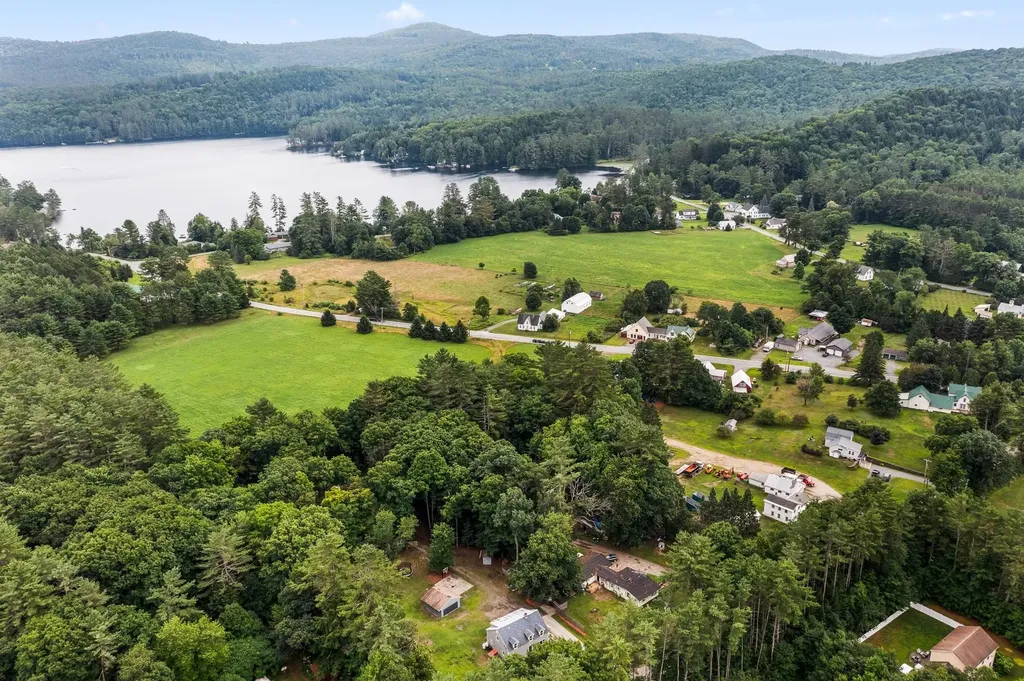 136 Cross Street Thetford VT 05045