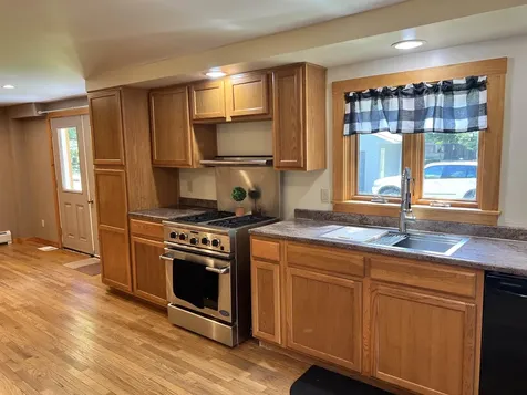 136 Cross Street Thetford VT 05045