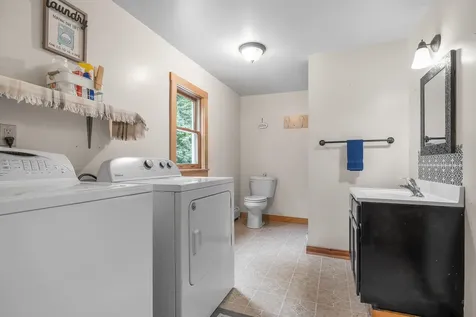 136 Cross Street Thetford VT 05045