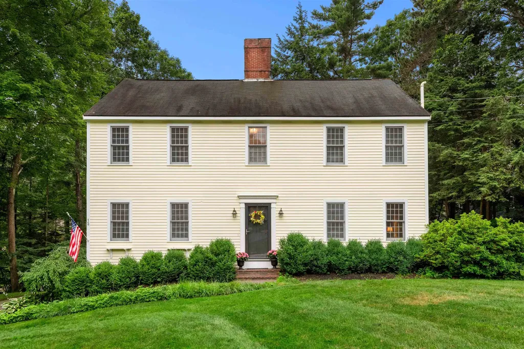 12 Steeple Lane Amherst NH 03031