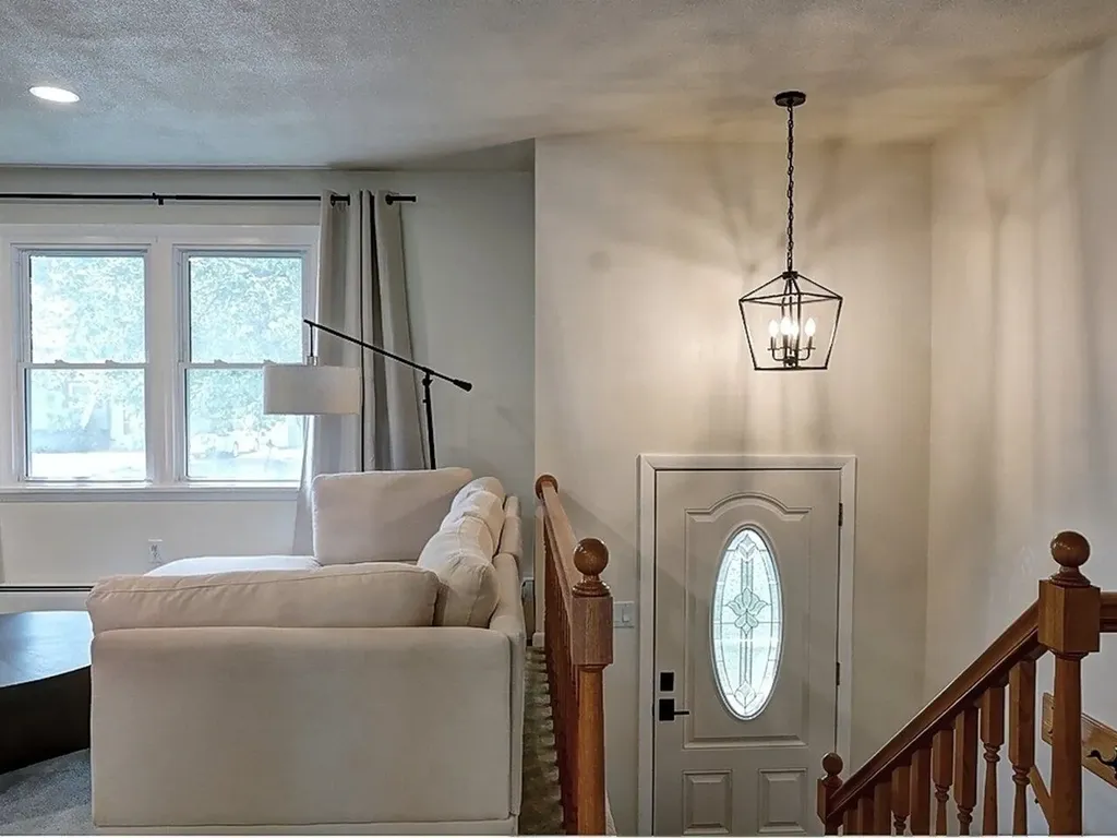 9 Londonderry Lane Essex VT 05452