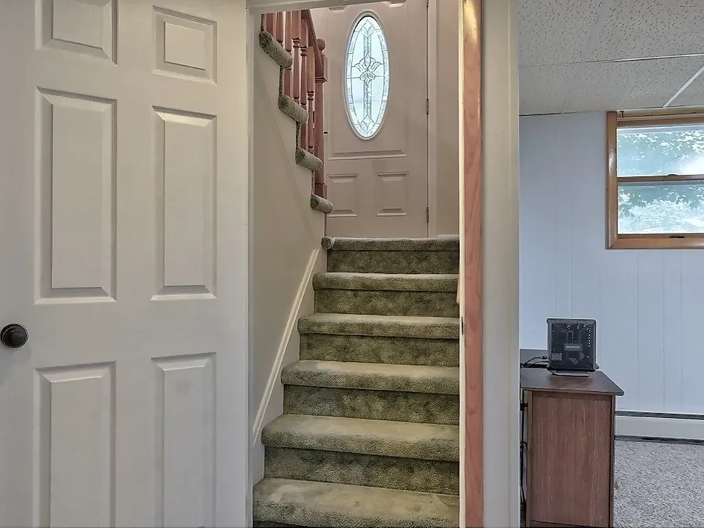 9 Londonderry Lane Essex VT 05452