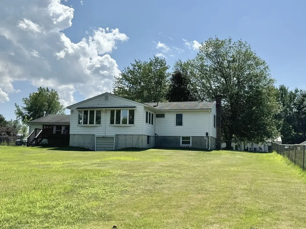 9 Londonderry Lane Essex VT 05452