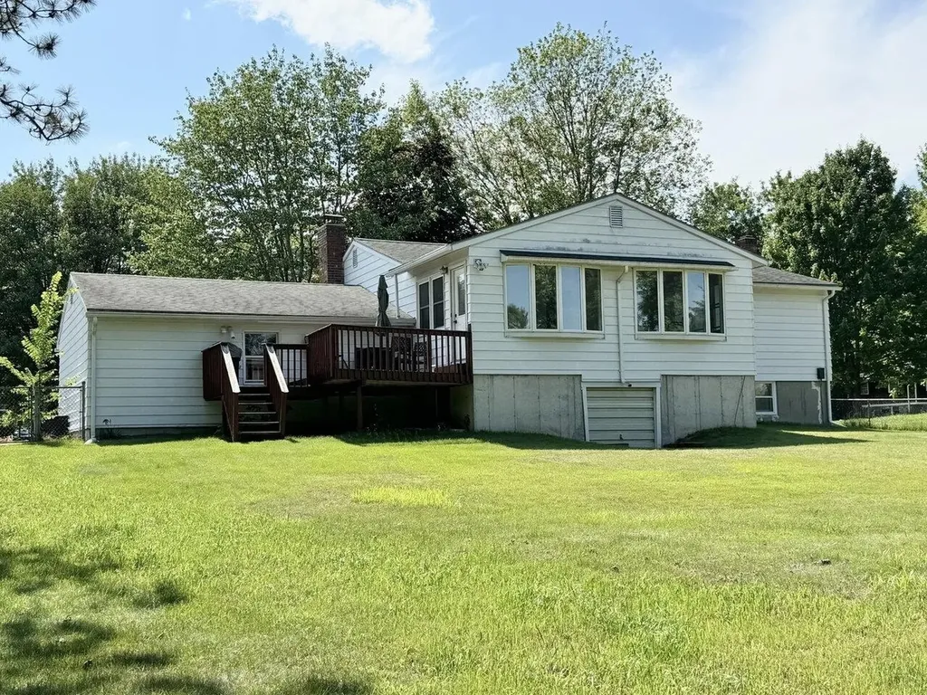 9 Londonderry Lane Essex VT 05452