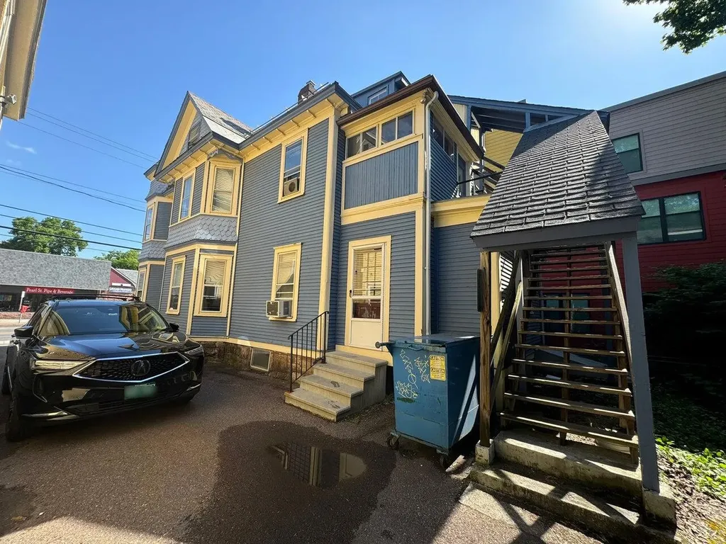 239 Pearl Street Burlington VT 05401
