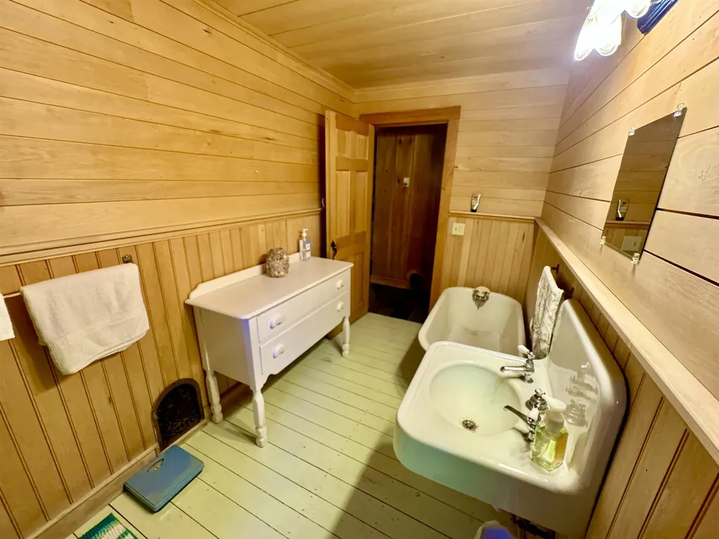 4450 Duck Pond Road Waterford VT 05819