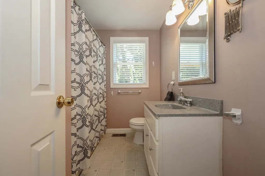 255 Crosbie Street Manchester NH 03104