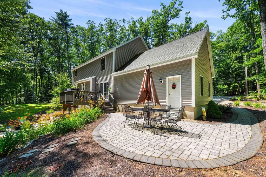 105 Allen Road Bow NH 03304