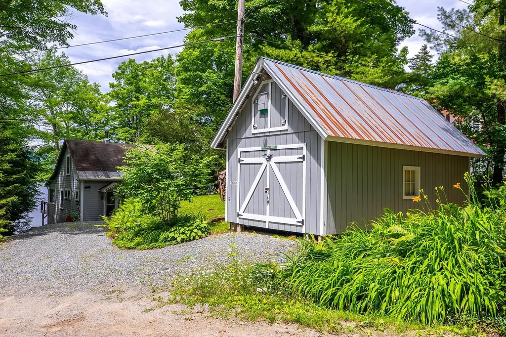 267 Grove Road Barnard VT 05031-0223