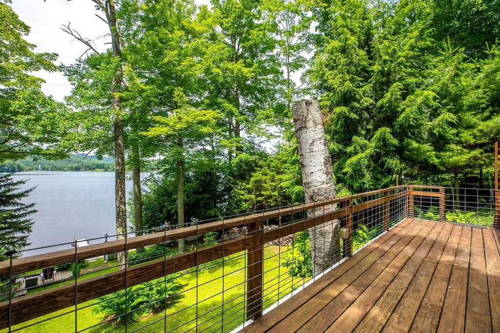 267 Grove Road Barnard VT 05031-0223