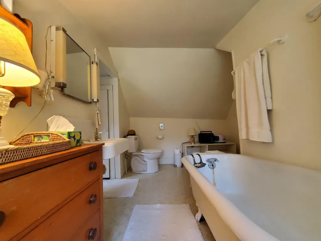 529 Lockehaven Road Enfield NH 03748