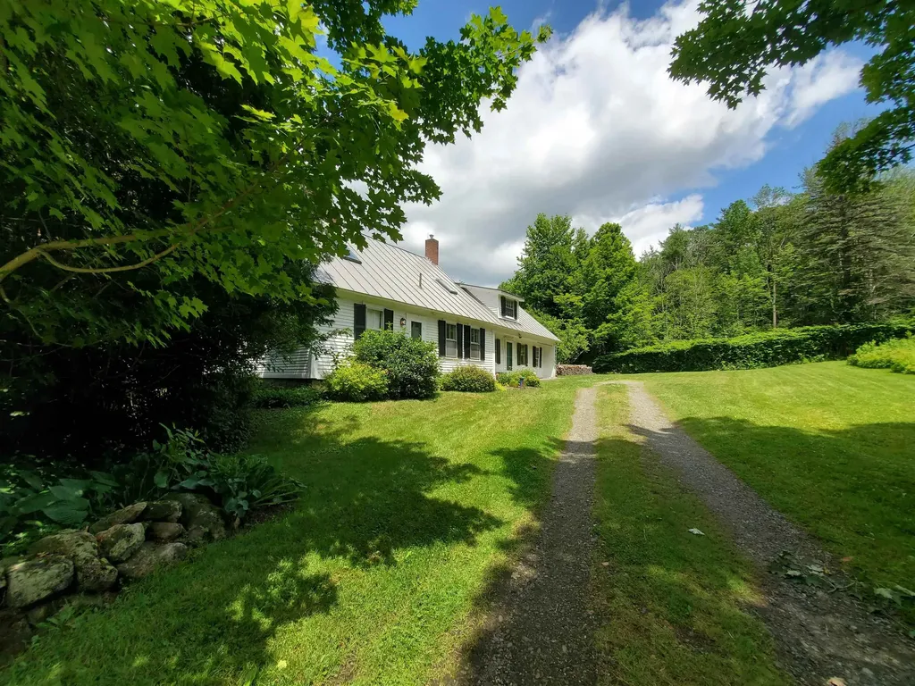 529 Lockehaven Road Enfield NH 03748