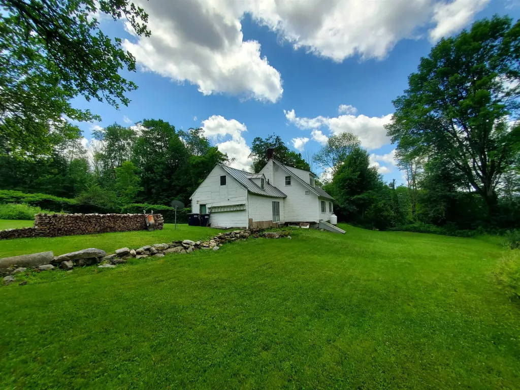 529 Lockehaven Road Enfield NH 03748