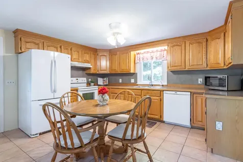 20 Louise Lane Fremont NH 03044
