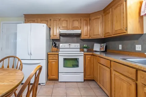 20 Louise Lane Fremont NH 03044