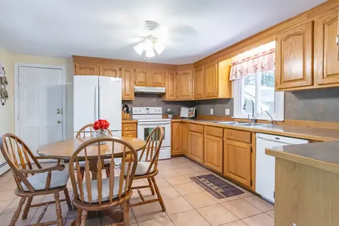 20 Louise Lane Fremont NH 03044