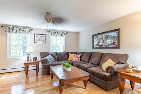 20 Louise Lane Fremont NH 03044