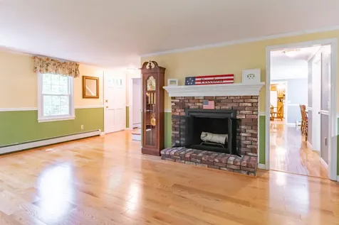 20 Louise Lane Fremont NH 03044