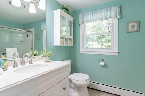 20 Louise Lane Fremont NH 03044
