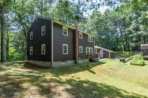 20 Louise Lane Fremont NH 03044