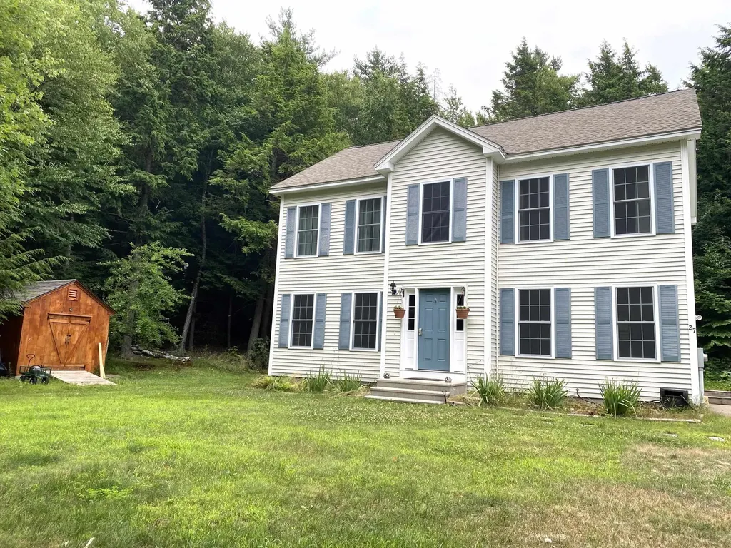 27 Winterberry Lane Weare NH 03281