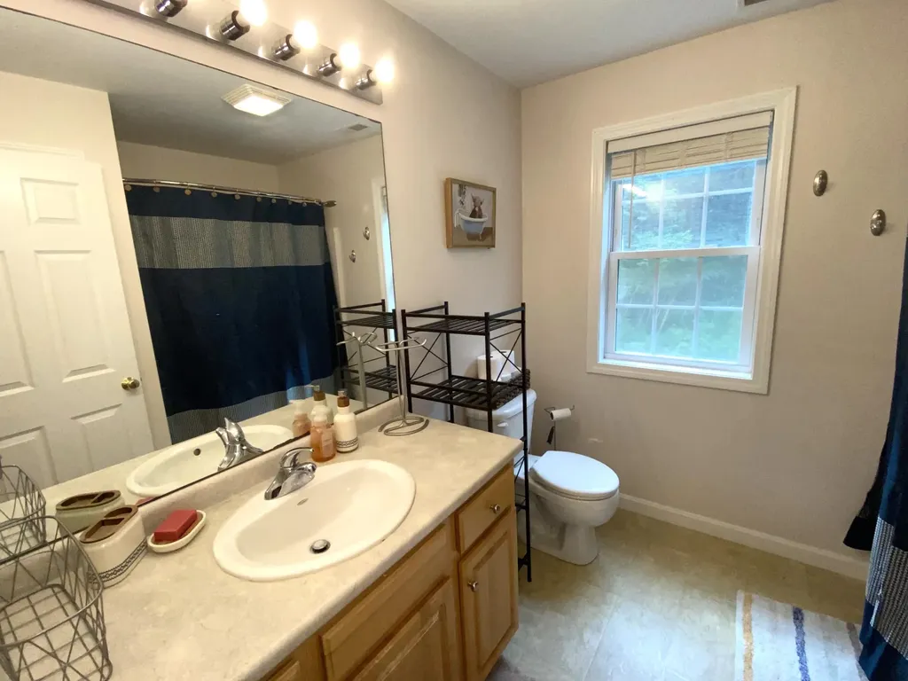 27 Winterberry Lane Weare NH 03281