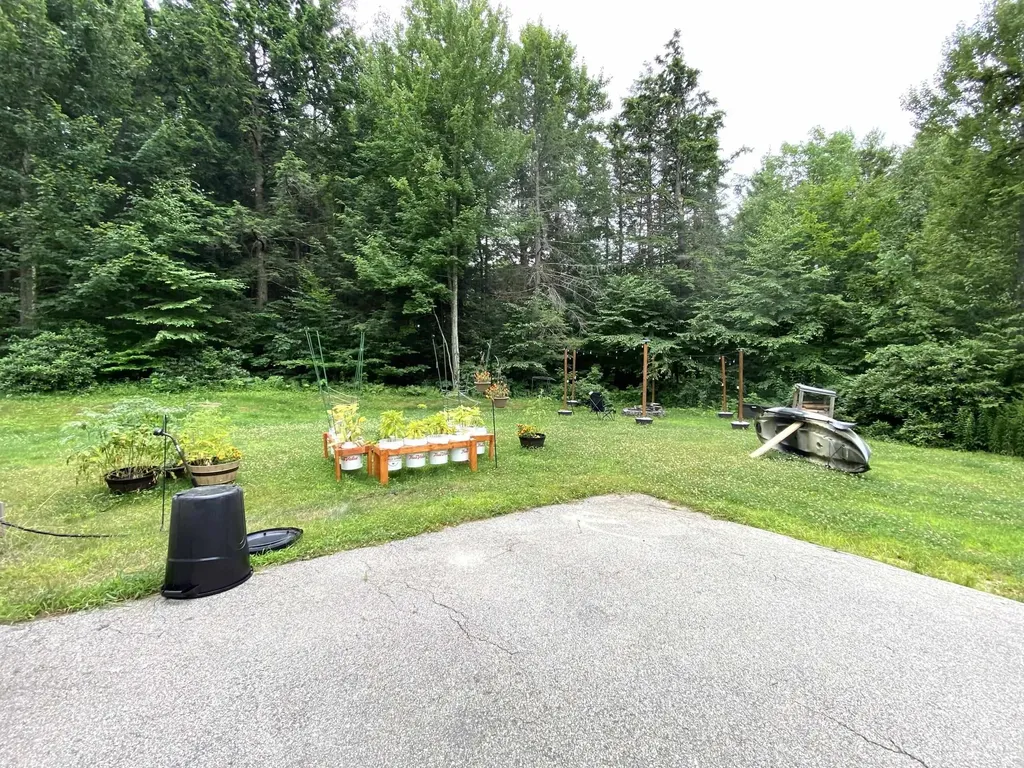 27 Winterberry Lane Weare NH 03281