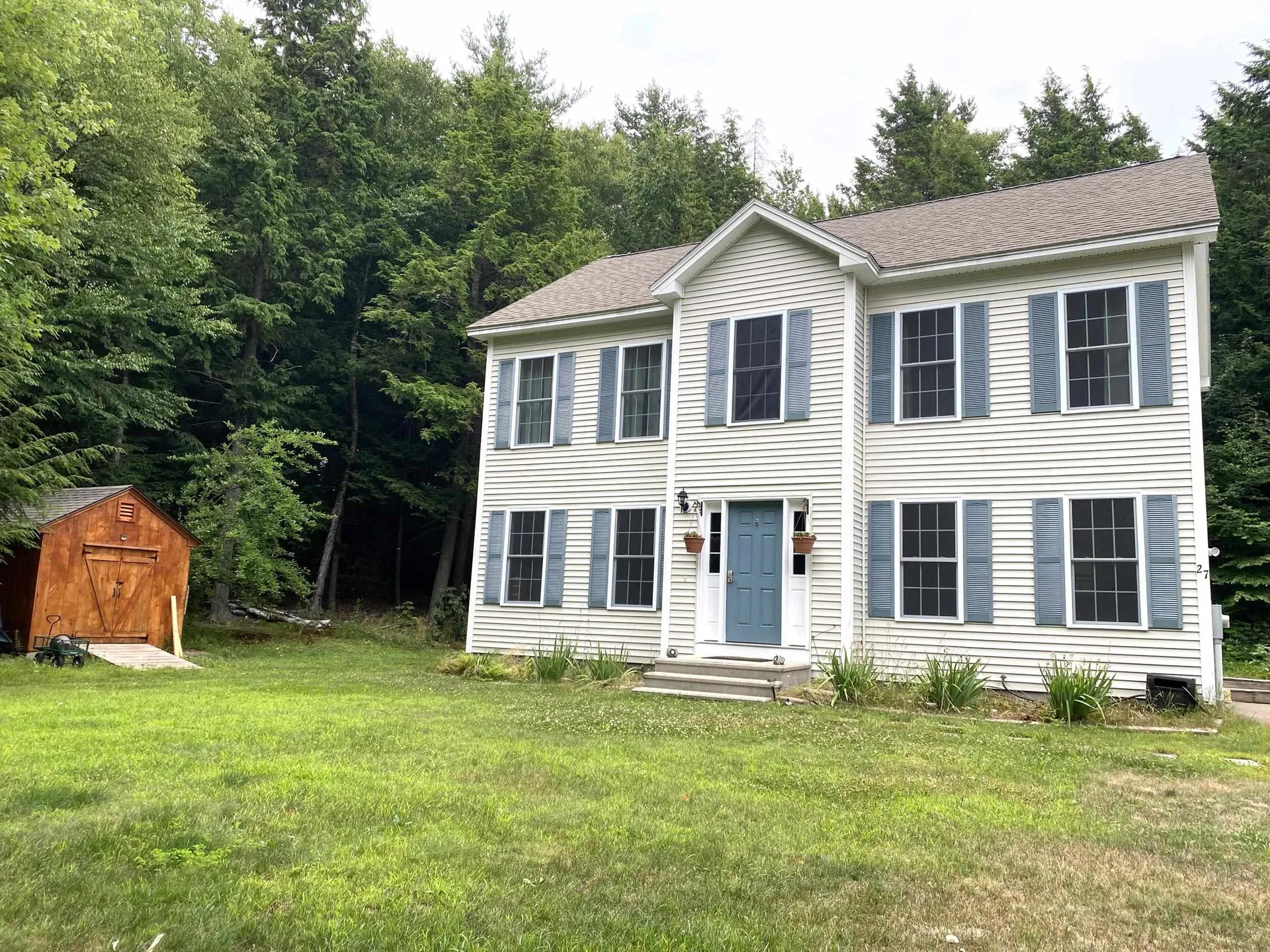 27 Winterberry Lane Weare NH 03281