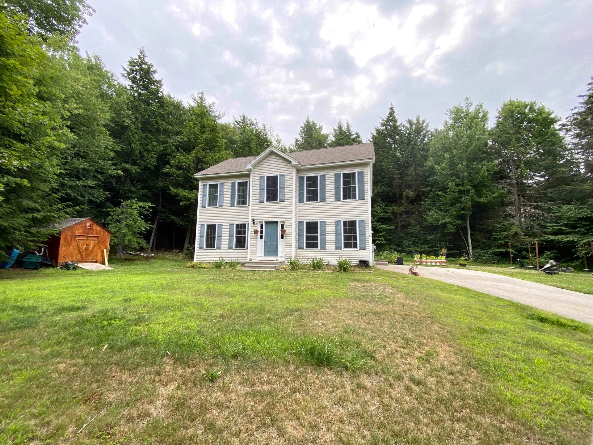 27 Winterberry Lane Weare NH 03281