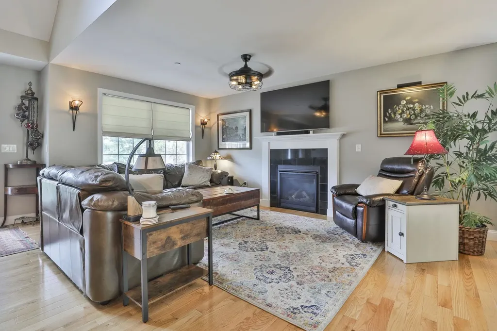 5 Mulligan Way Kingston NH 03848