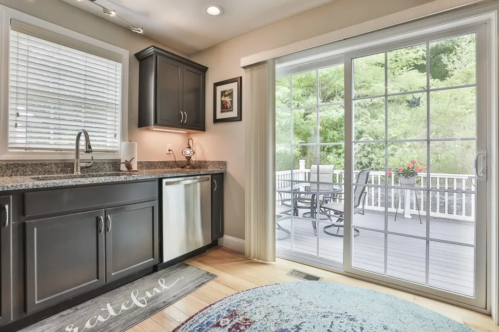 5 Mulligan Way Kingston NH 03848